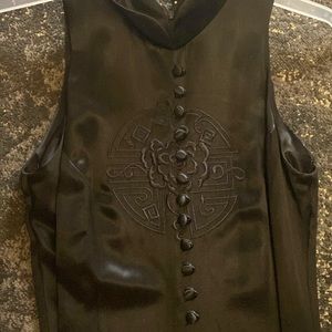 Vintage traditional Oriental Dress in perfect shape. Gorgeous black silk!